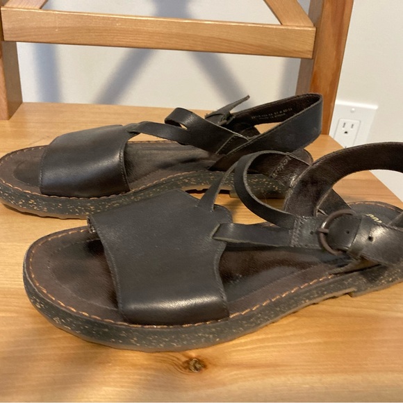 Shoes - Camper leather sandals / lightly worn
